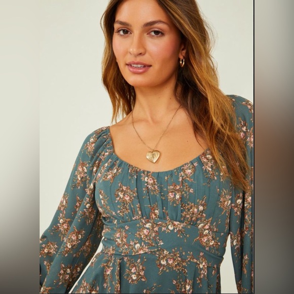 Altar’d State Weslia Floral Romper XS Long Sleeve Shorts Green Peasant Sleeve - Picture 3 of 16